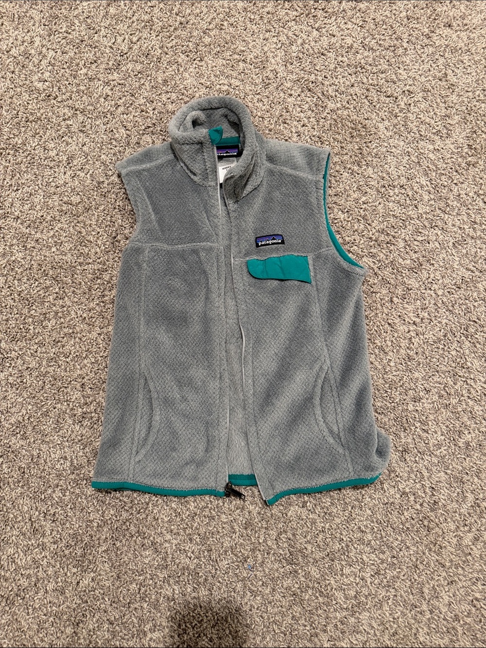Patagonia Gray Fleece Vest with Teal Accents